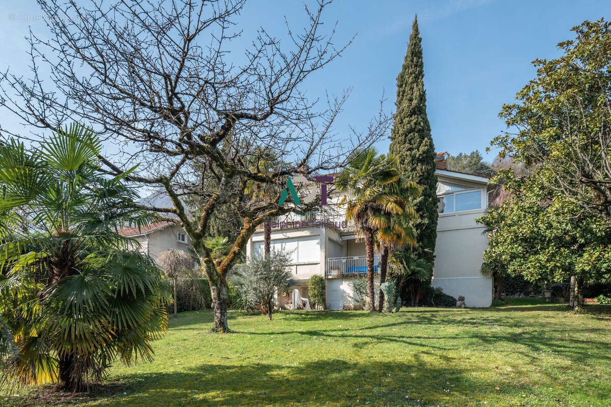 Appartement à CORENC