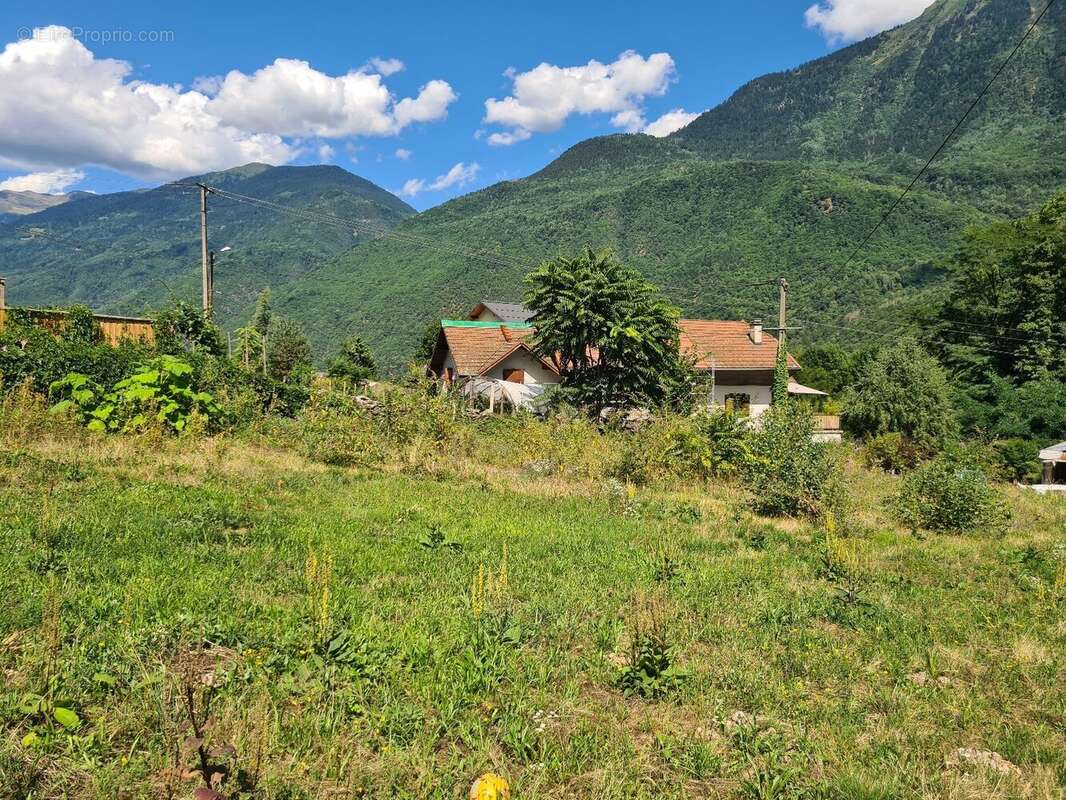 Terrain à ALBERTVILLE