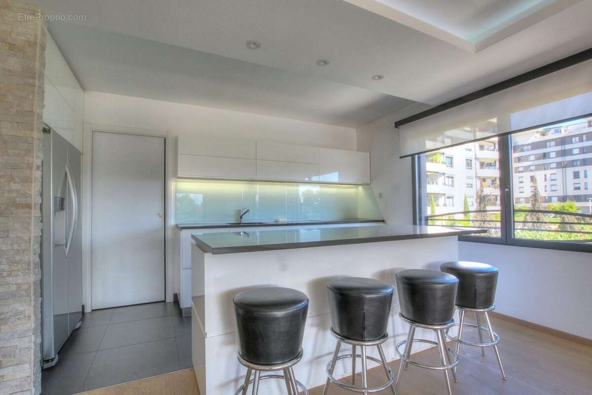 Appartement à SAINT-GENIS-POUILLY