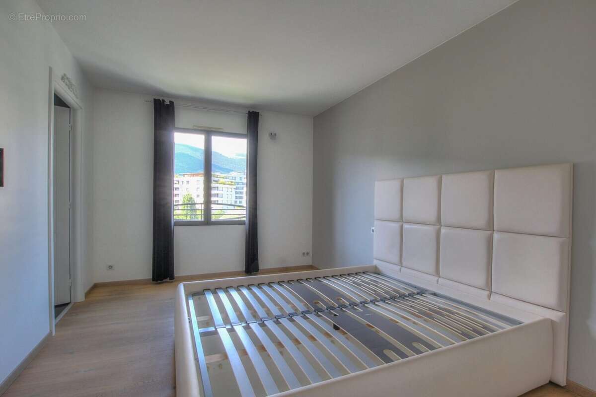 Appartement à SAINT-GENIS-POUILLY