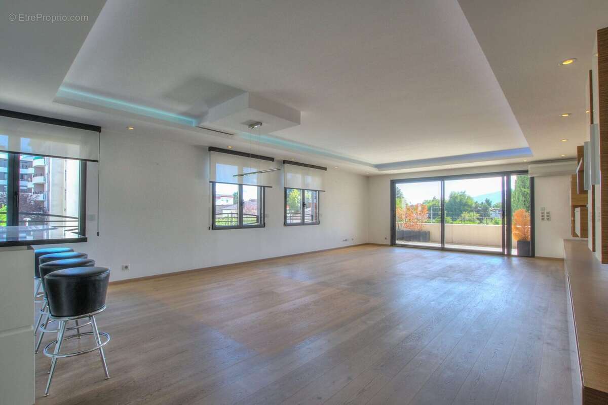 Appartement à SAINT-GENIS-POUILLY