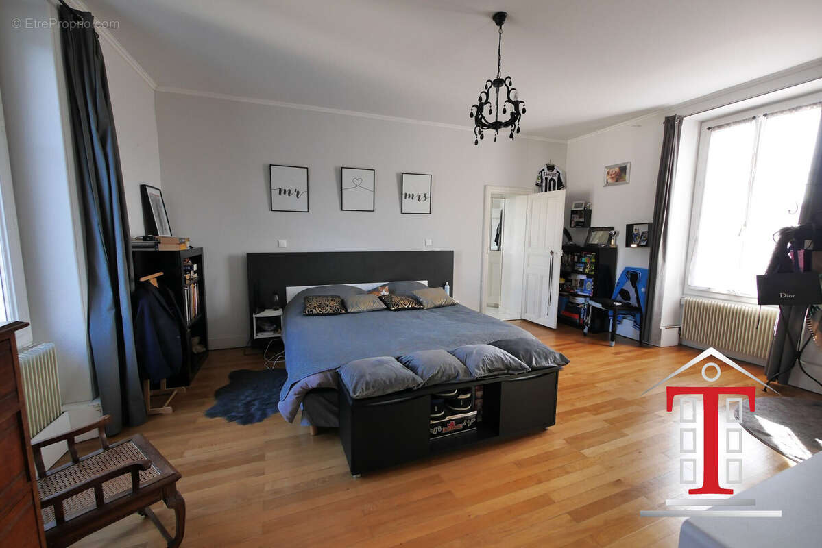 Maison à LES PONTS-DE-CE