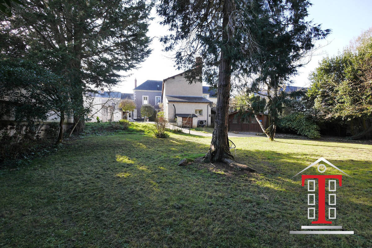 Maison à LES PONTS-DE-CE