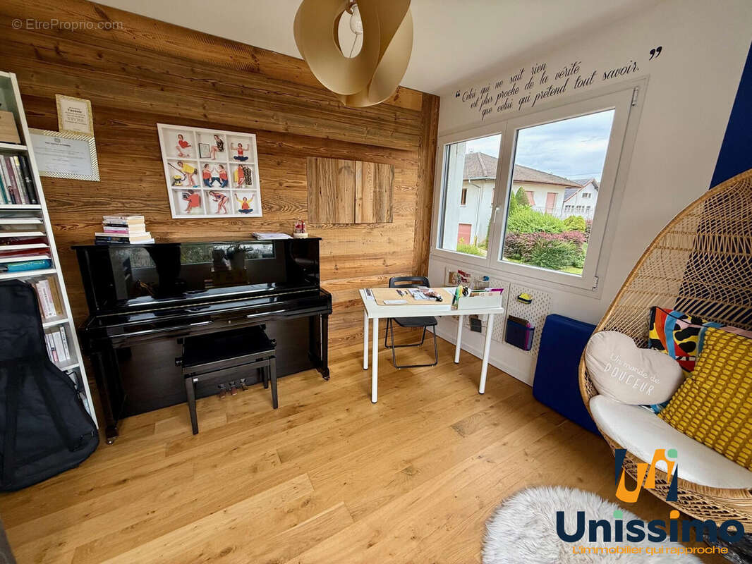 Maison à COLOMBIER-FONTAINE