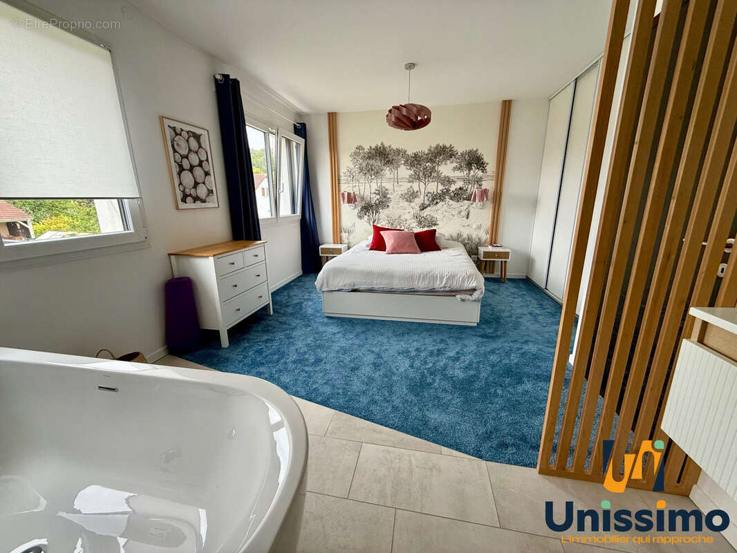 Maison à COLOMBIER-FONTAINE