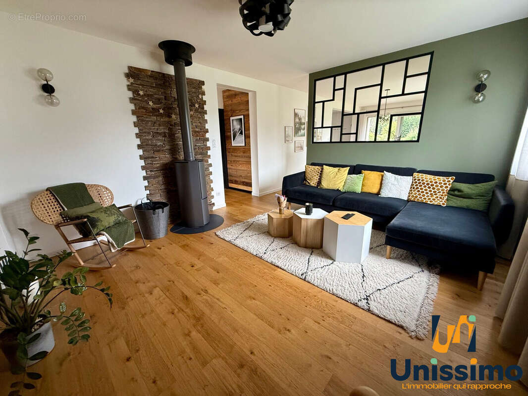 Maison à COLOMBIER-FONTAINE