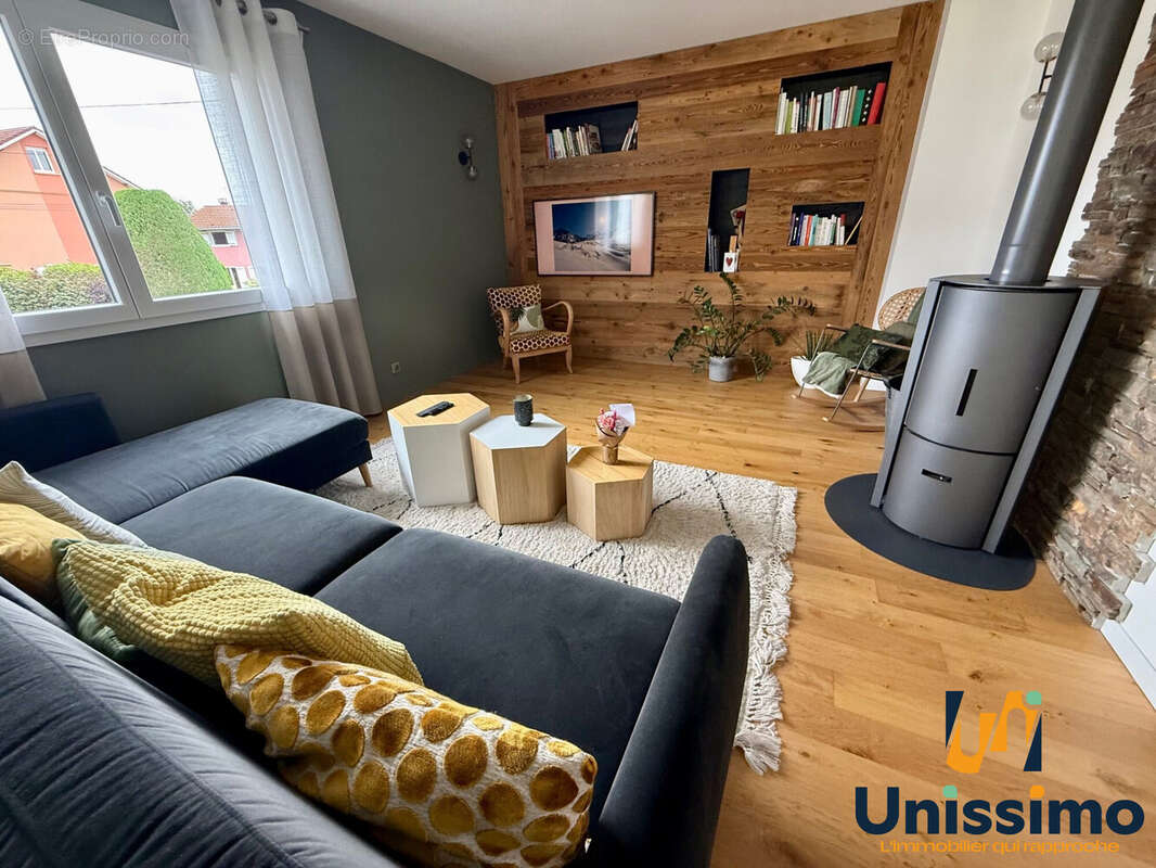 Maison à COLOMBIER-FONTAINE