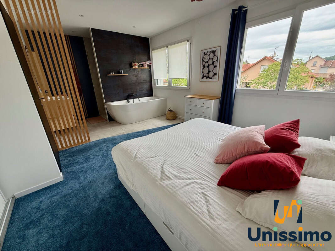 Maison à COLOMBIER-FONTAINE