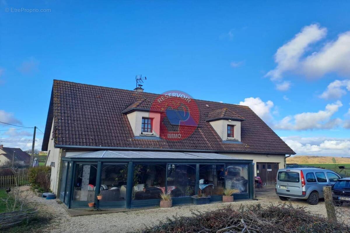 Maison à PRECY-SOUS-THIL