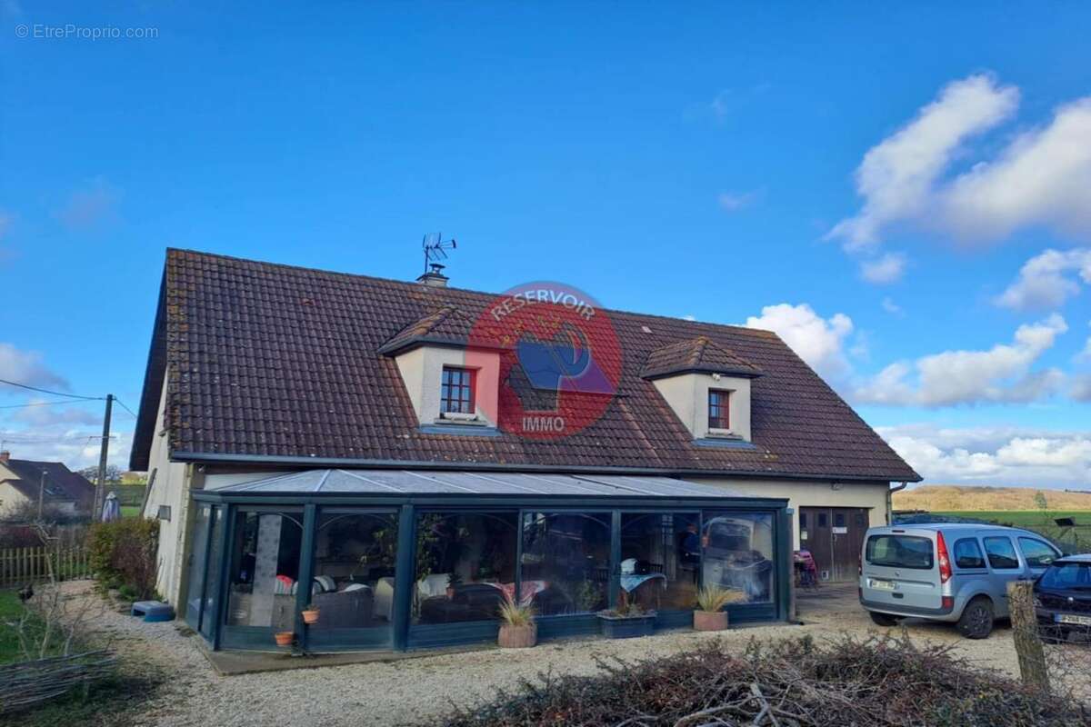 Maison à PRECY-SOUS-THIL