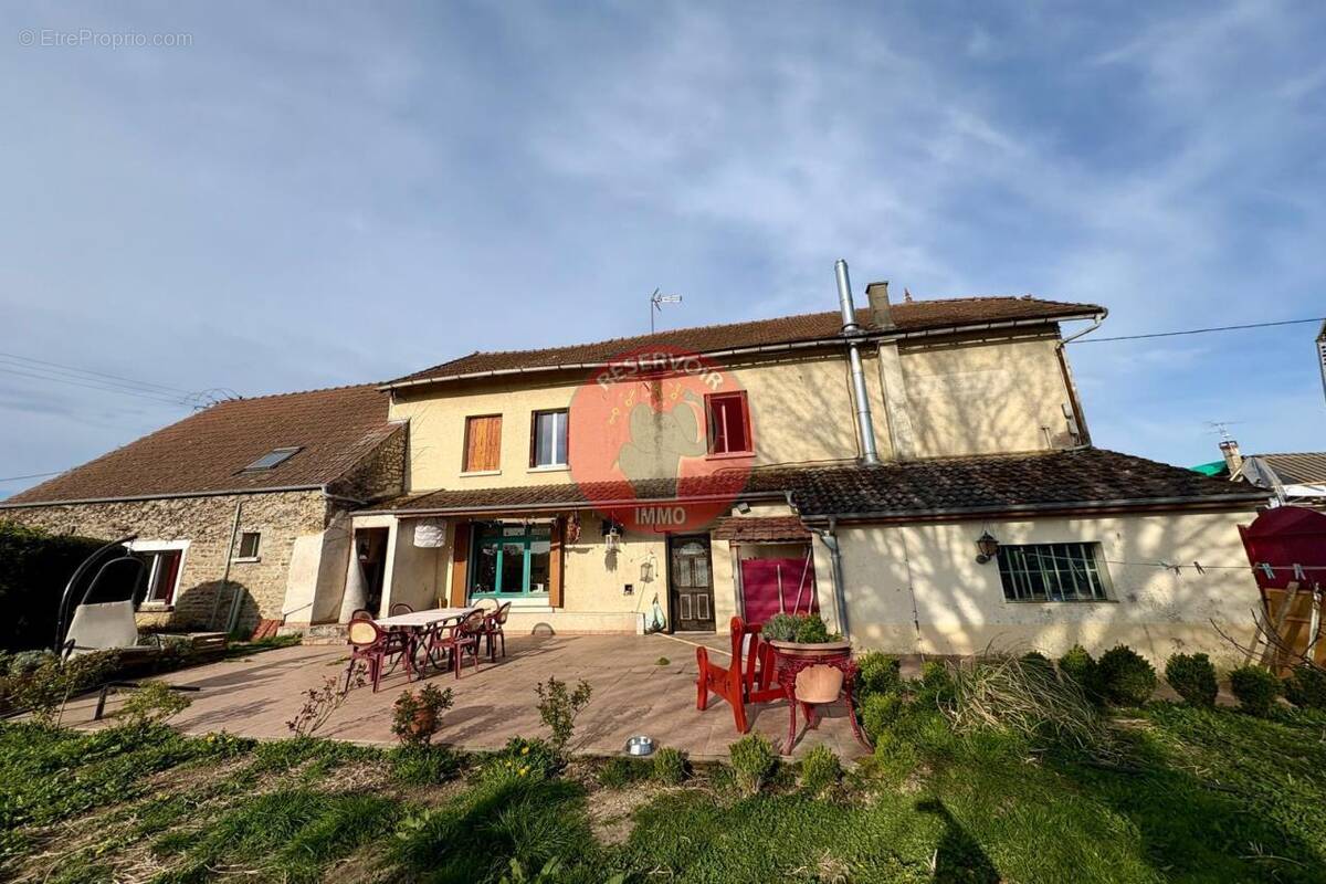 Maison à PRECY-SOUS-THIL