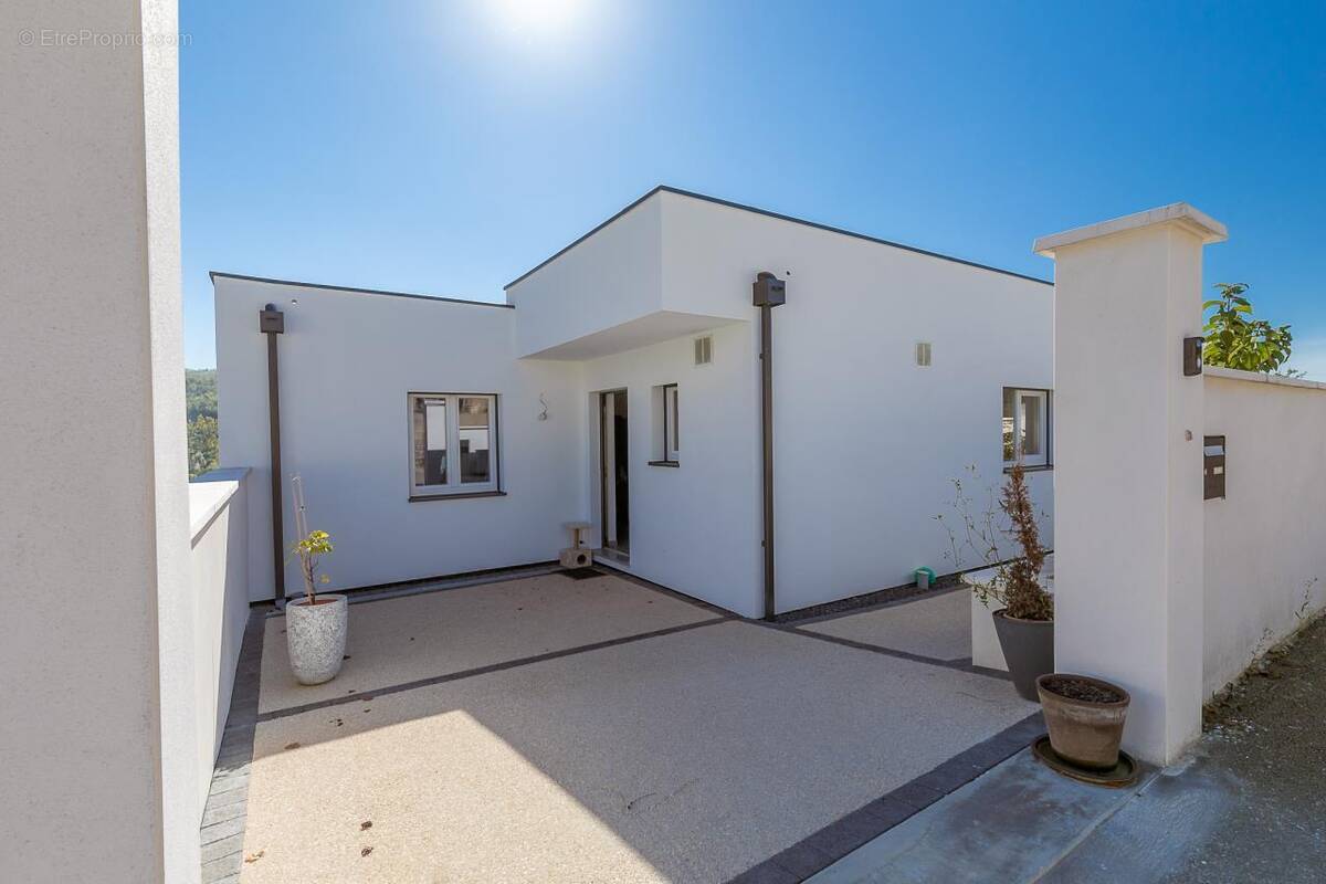 Maison à VELARS-SUR-OUCHE