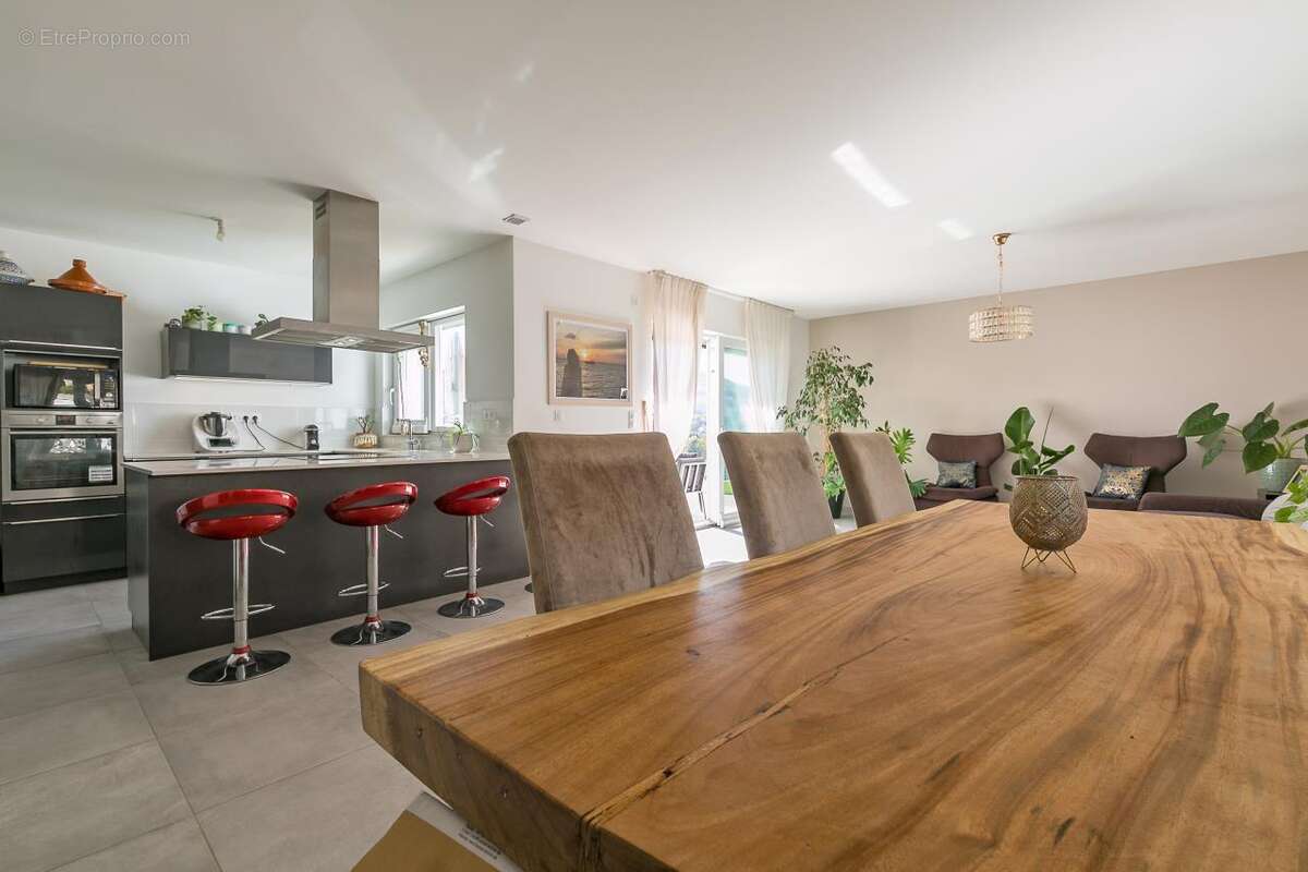 Maison à VELARS-SUR-OUCHE