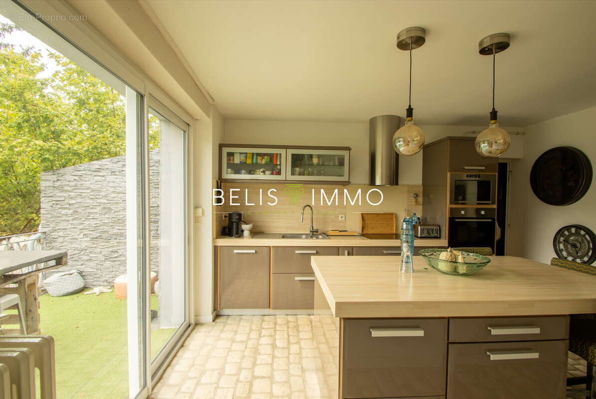 Maison à POCE-SUR-CISSE