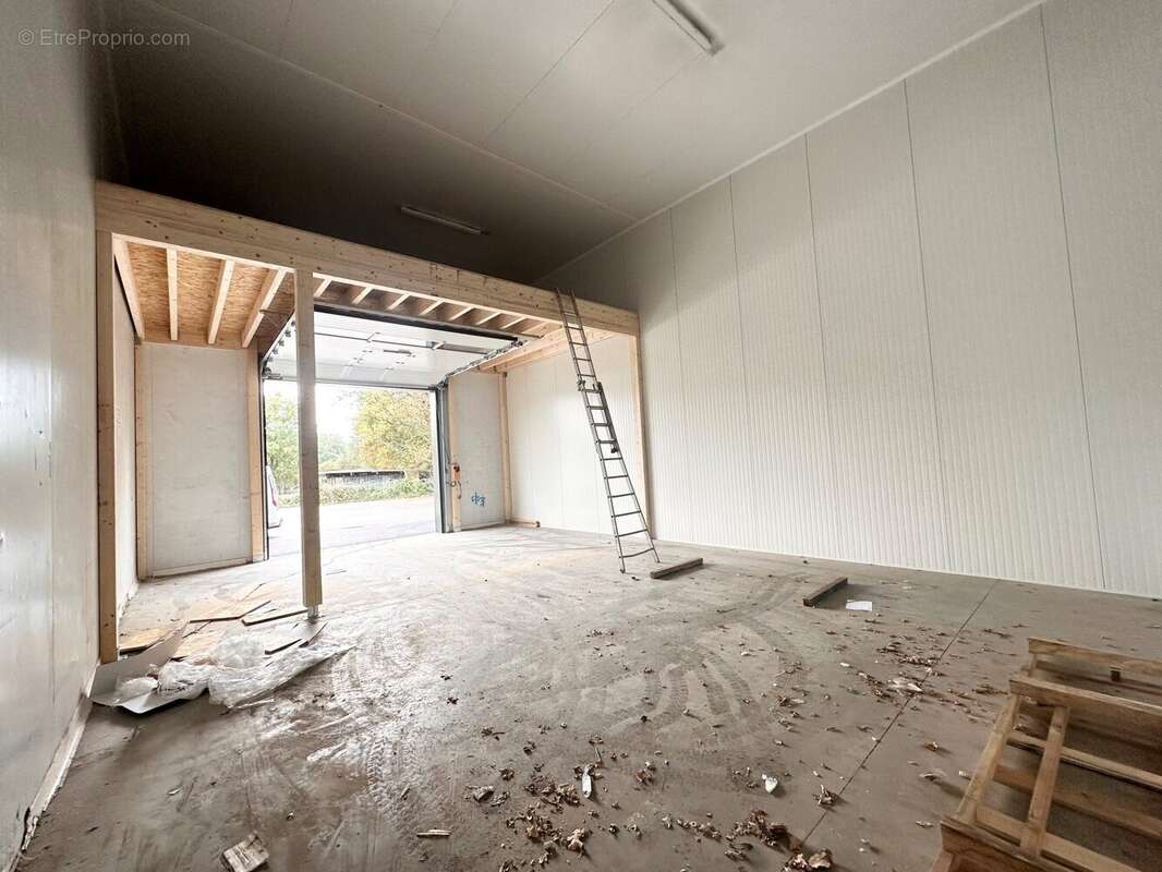 Commerce à SAINTE-CONSORCE