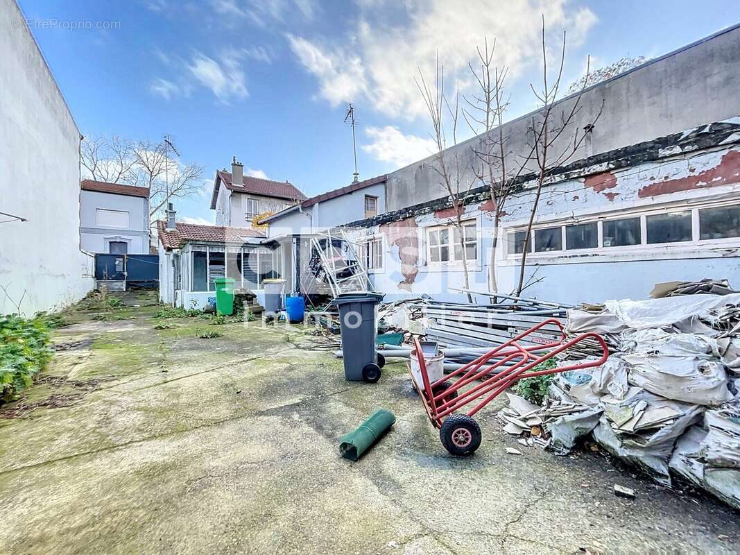 Terrain à GENNEVILLIERS