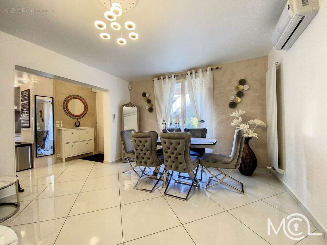 Maison à BOUSSY-SAINT-ANTOINE