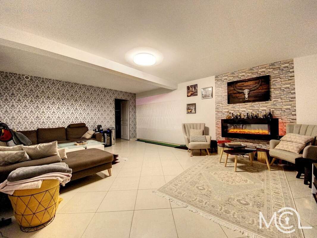 Maison à BOUSSY-SAINT-ANTOINE