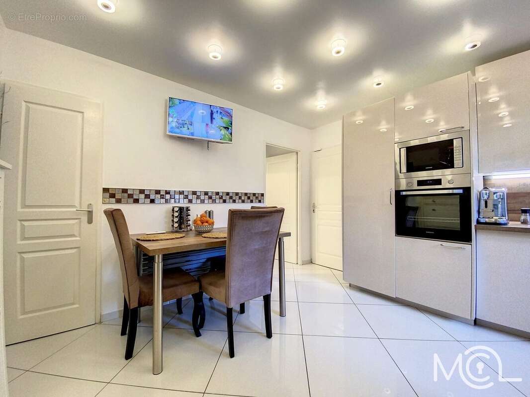 Maison à BOUSSY-SAINT-ANTOINE