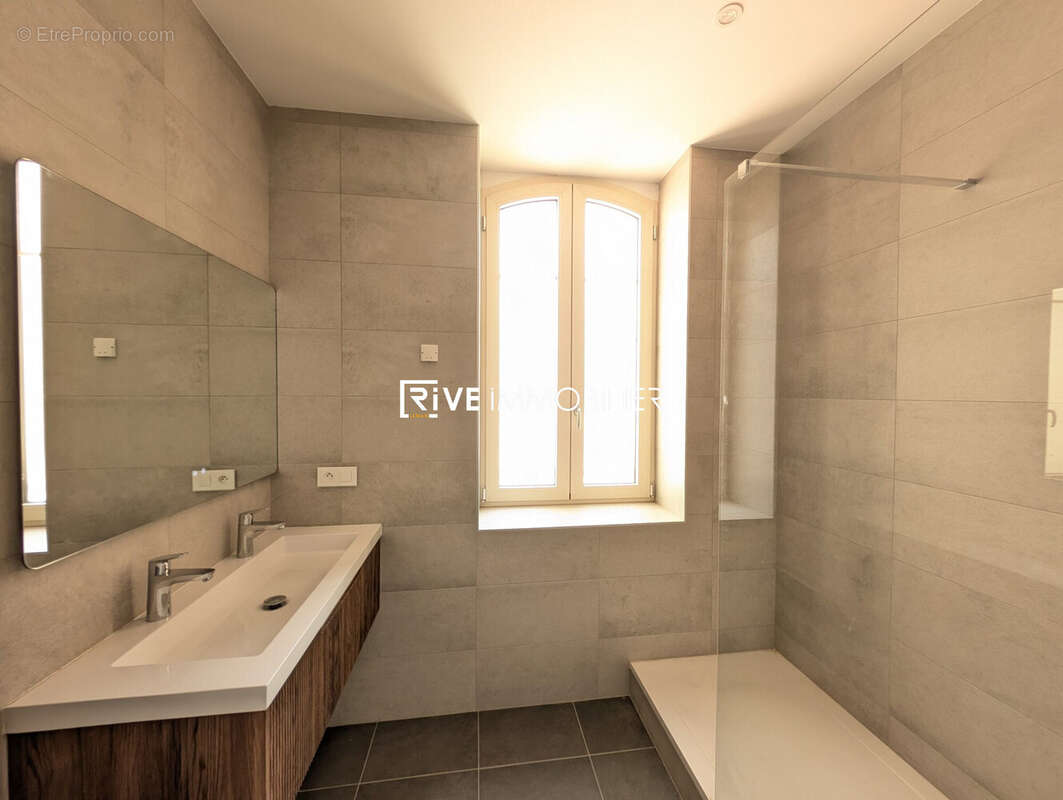 Appartement à EVIAN-LES-BAINS