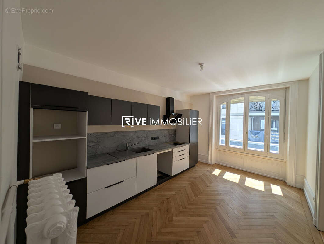 Appartement à EVIAN-LES-BAINS