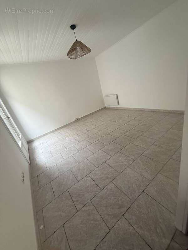 Maison à NISSAN-LEZ-ENSERUNE