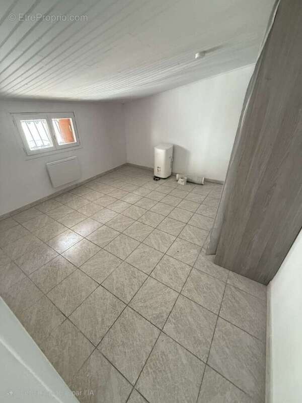 Maison à NISSAN-LEZ-ENSERUNE