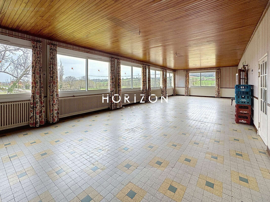 Maison à SIGY-LE-CHATEL