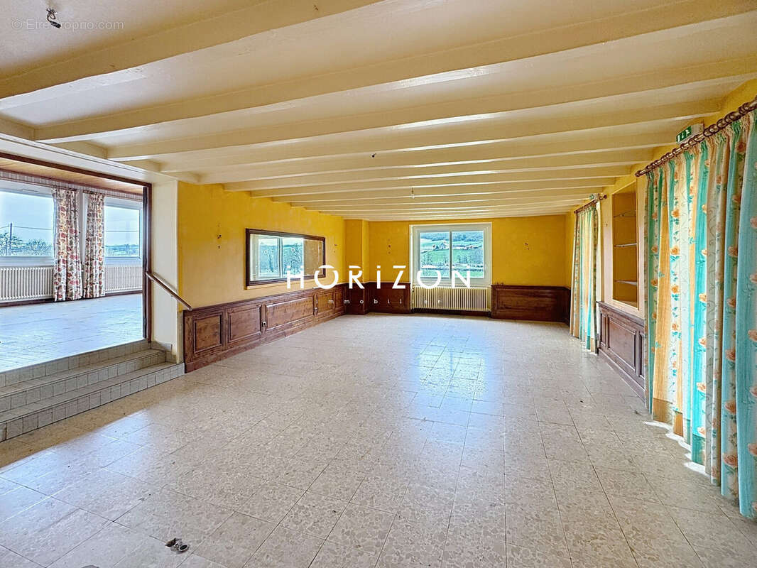 Maison à SIGY-LE-CHATEL