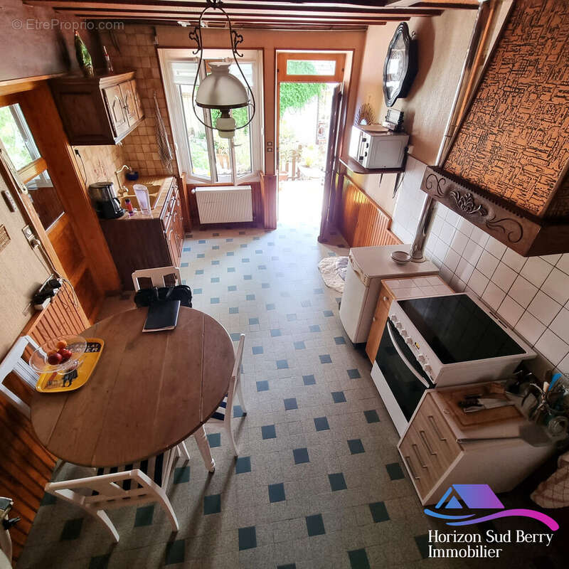 entrée  - Maison à MONTGIVRAY