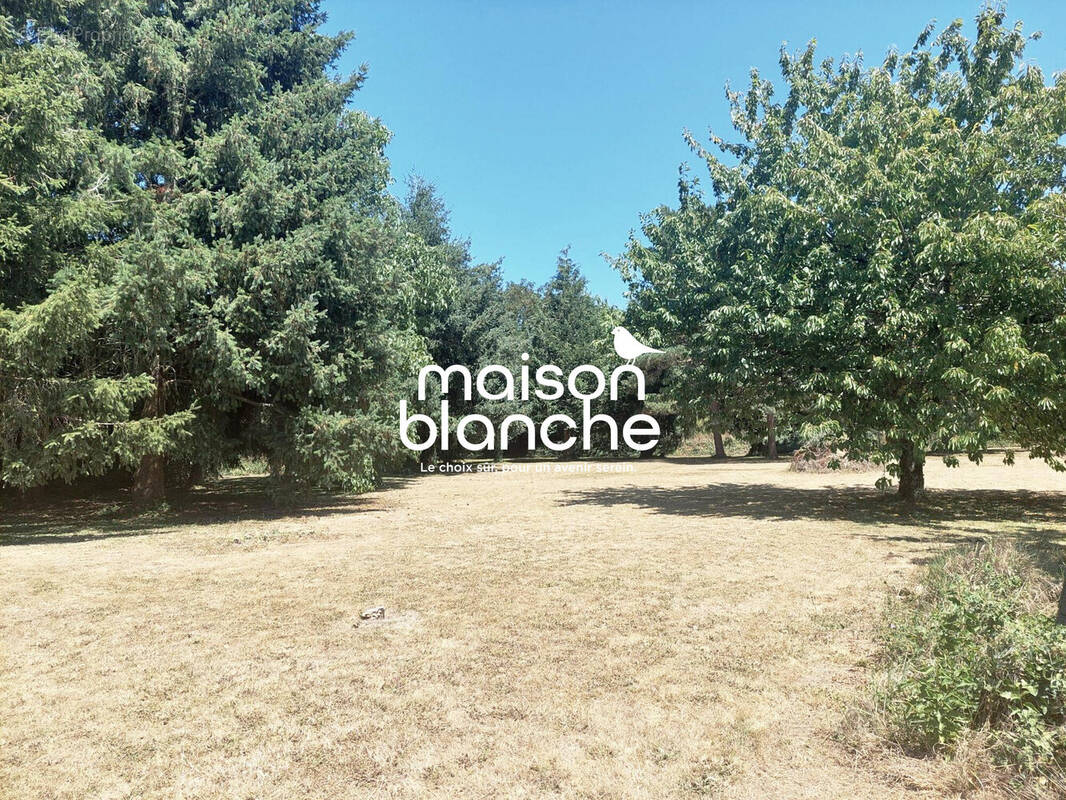 Terrain à PARTHENAY