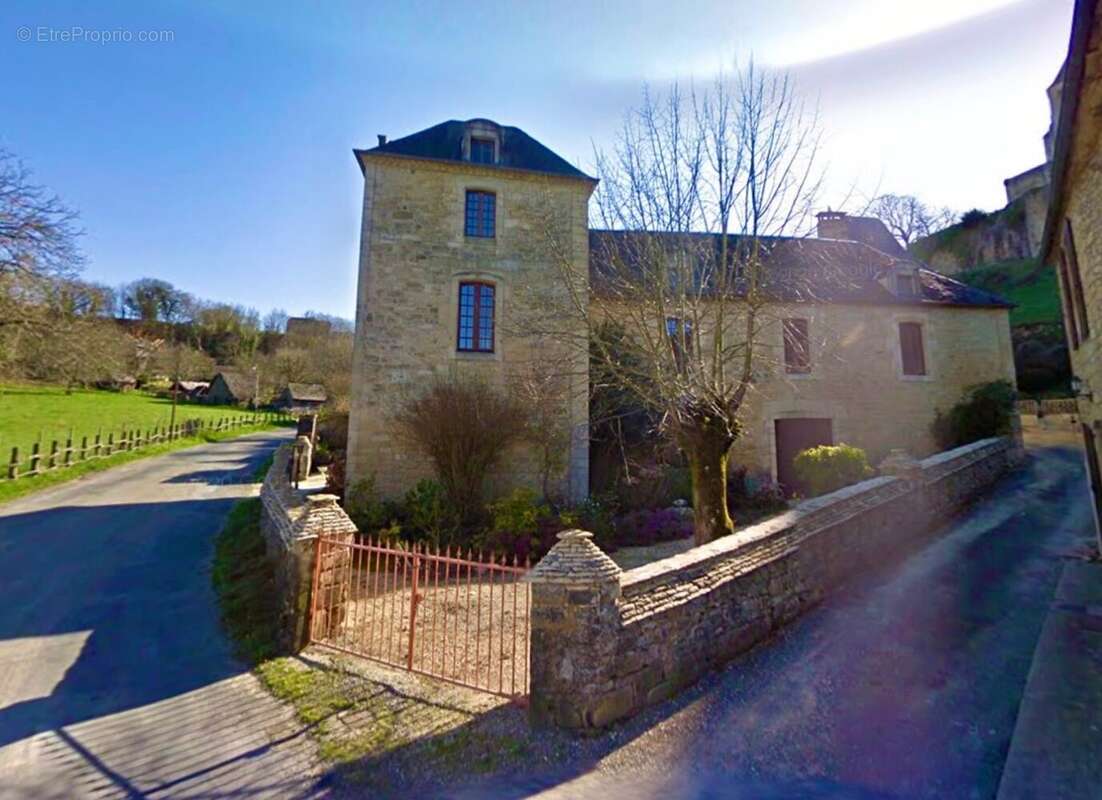 Maison à SALIGNAC-EYVIGUES