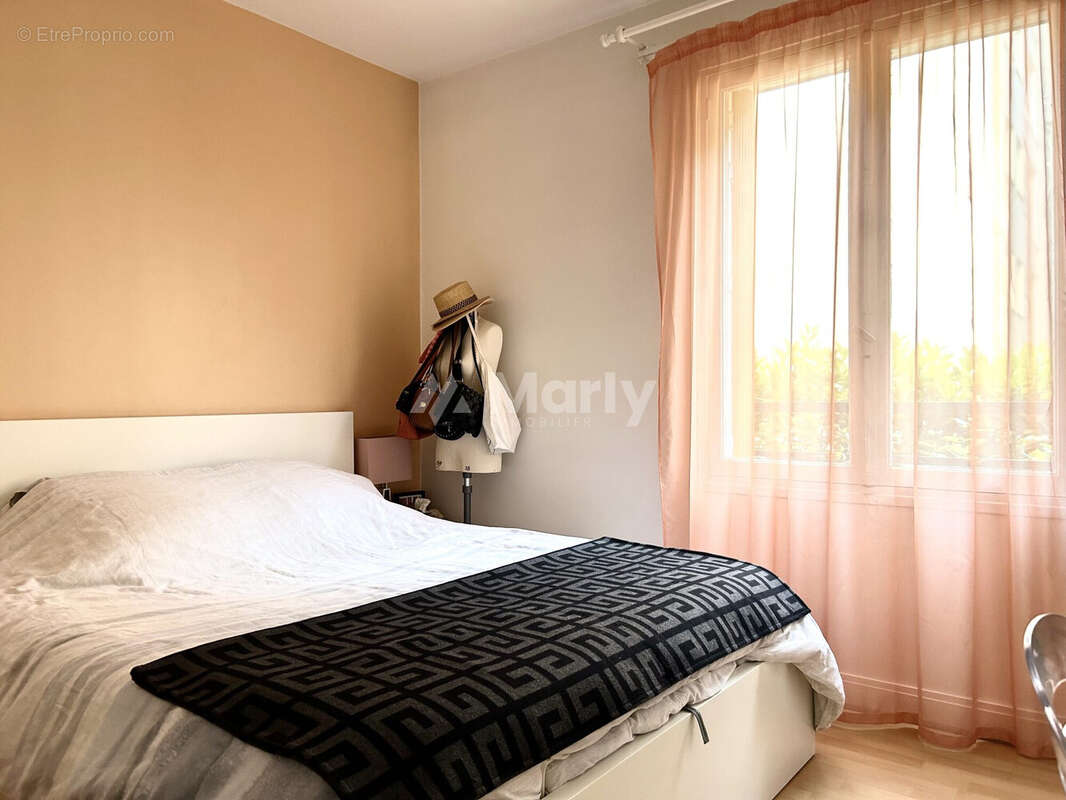 Chambre parentale - Appartement à LEVALLOIS-PERRET