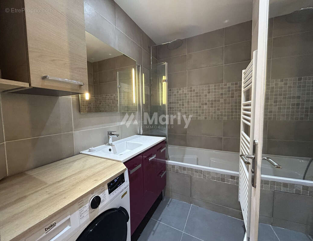 SDB - Appartement à LEVALLOIS-PERRET