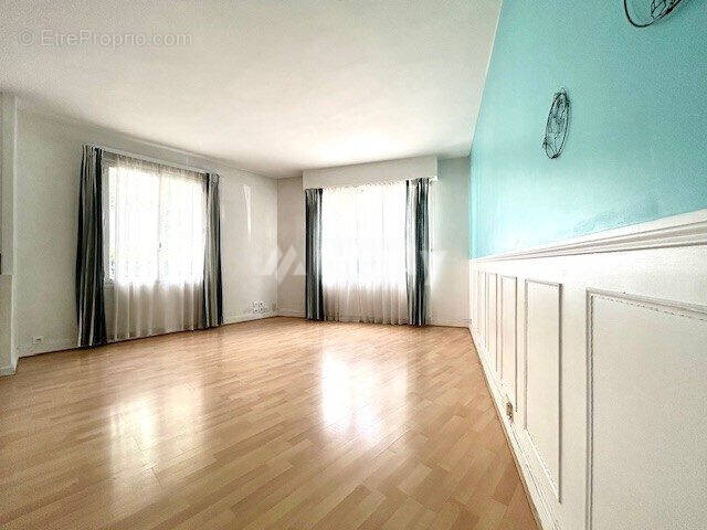 Appartement à LEVALLOIS-PERRET