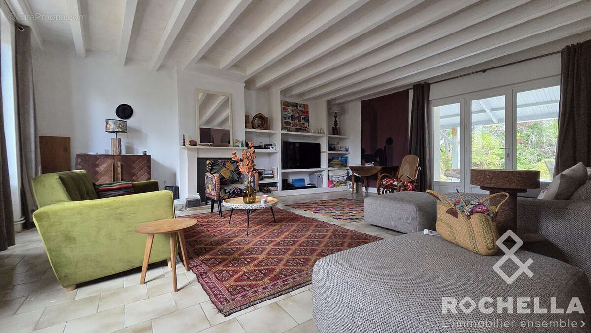 Maison à LES EGLISES-D&#039;ARGENTEUIL