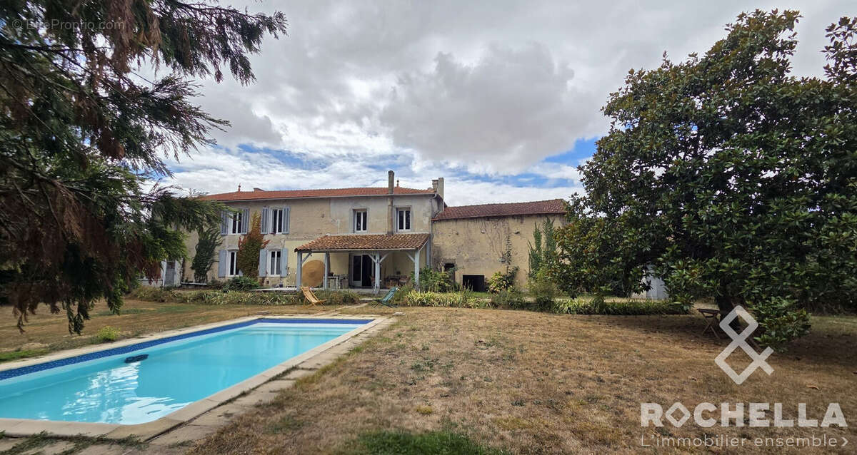 Maison à LES EGLISES-D&#039;ARGENTEUIL