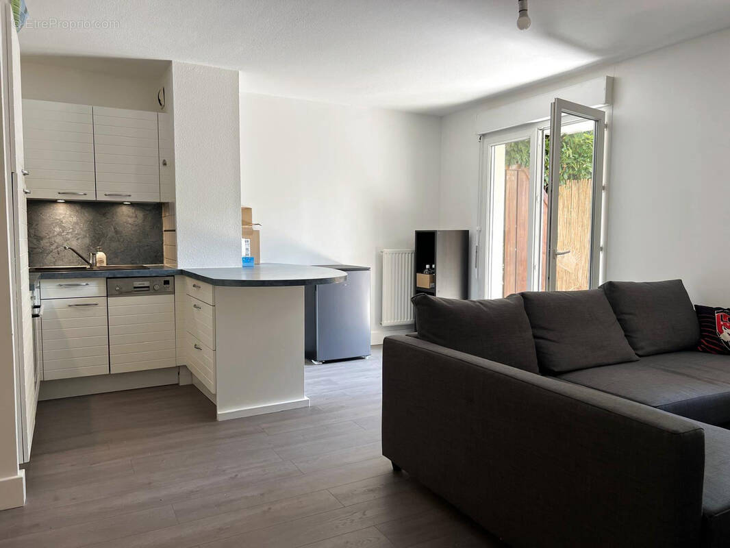 Appartement à COLLONGES-SOUS-SALEVE