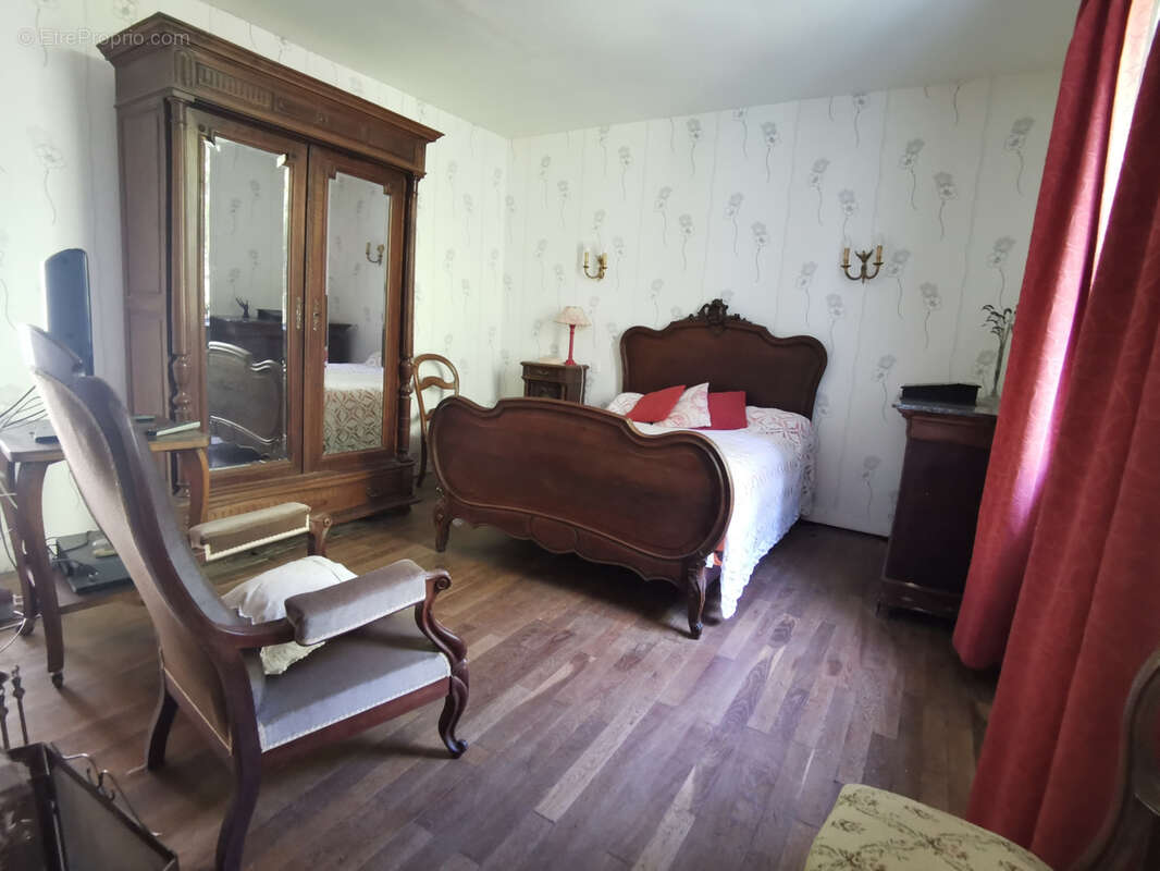 Maison à SAINT-AMAND-MONTROND