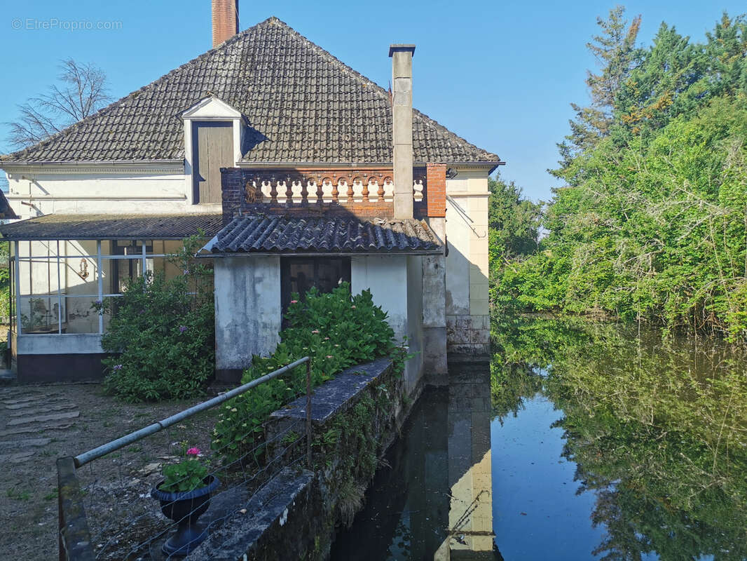 Maison à SAINT-AMAND-MONTROND