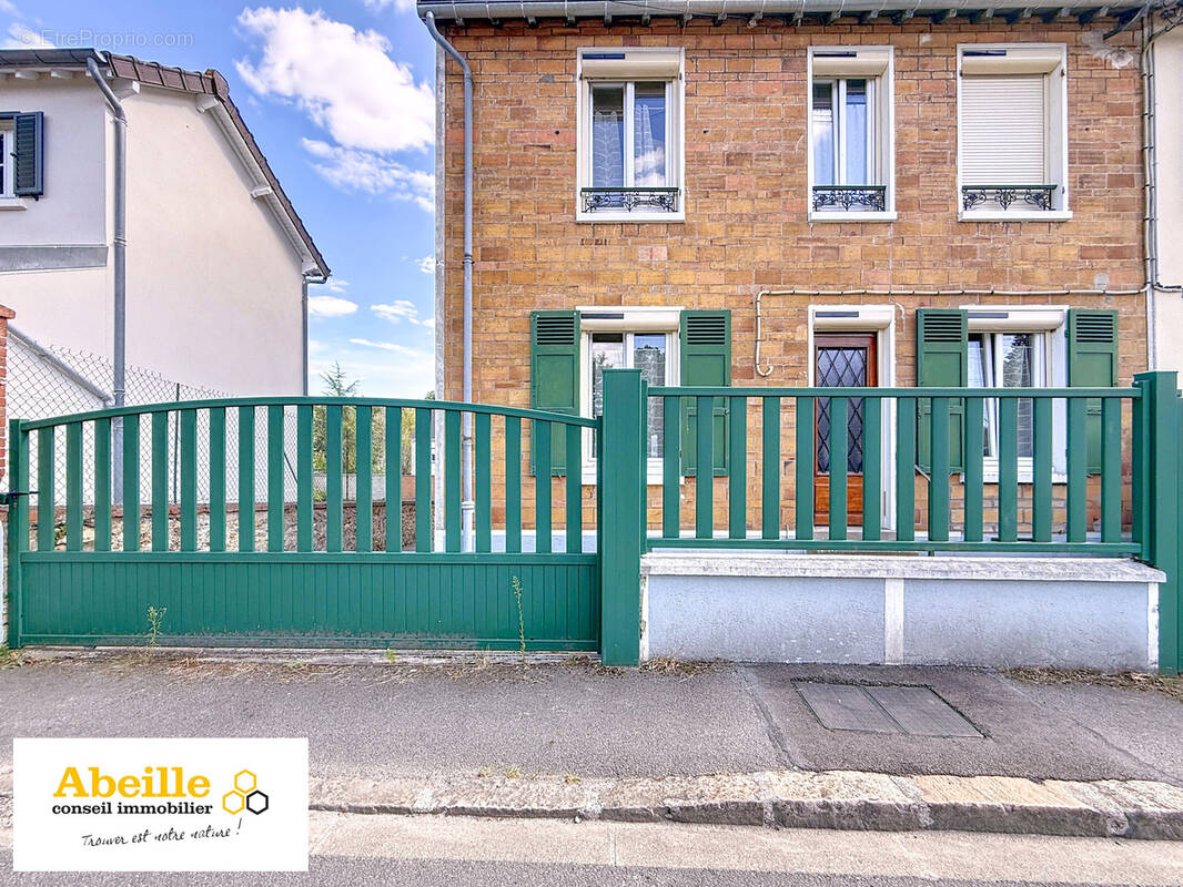 Maison à SAINT-CHERON