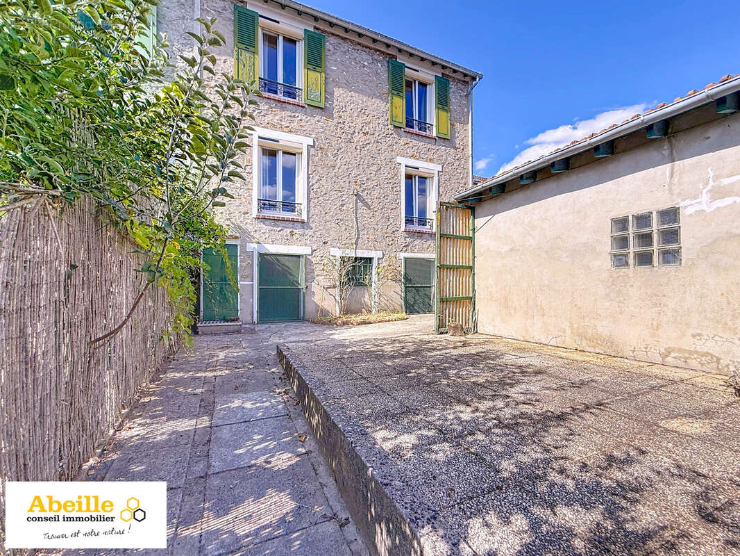 Maison à SAINT-CHERON