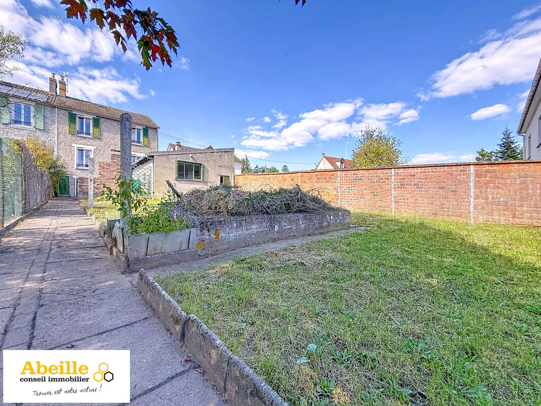 Maison à SAINT-CHERON