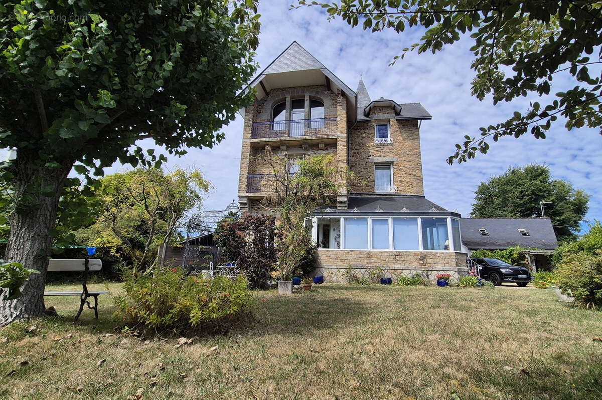 Maison à CLOHARS-CARNOET