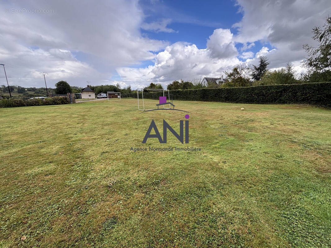 Terrain à LES GRANDES-VENTES