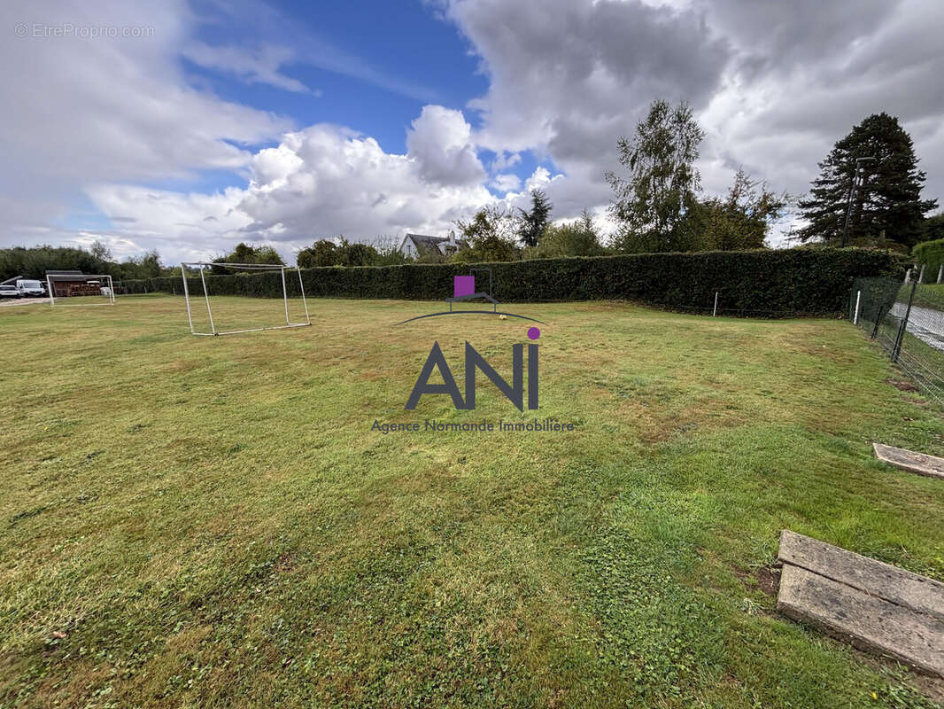 Terrain à LES GRANDES-VENTES