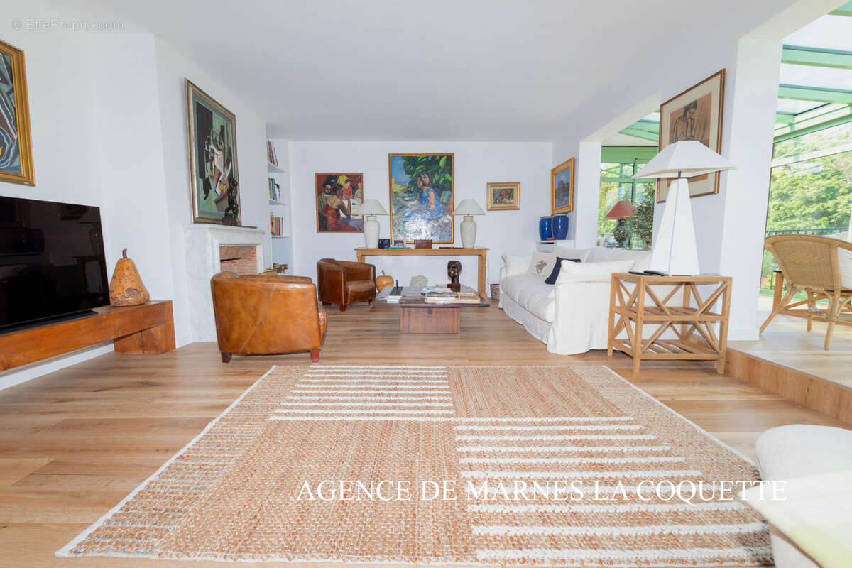 Appartement à VILLE-D&#039;AVRAY