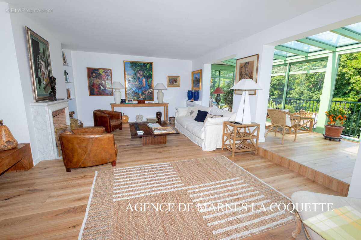 Appartement à VILLE-D&#039;AVRAY