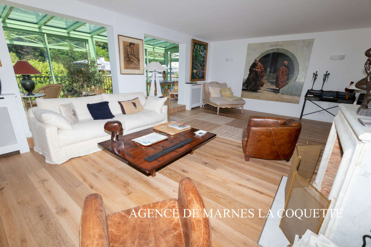 Appartement à VILLE-D&#039;AVRAY