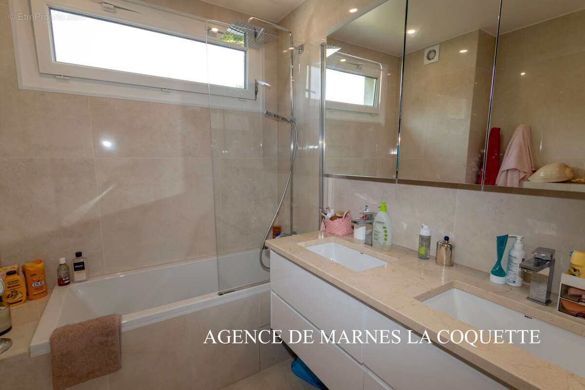 Appartement à VILLE-D&#039;AVRAY